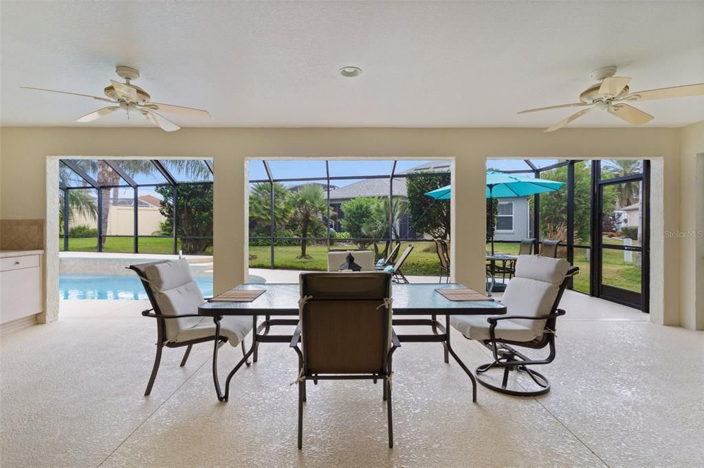 待售: $700,000 (3 贝兹, 2 浴室, 2025 平方英尺)