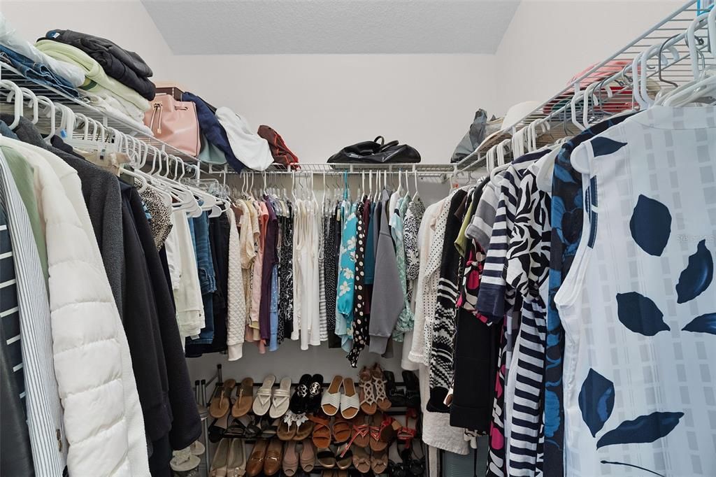 待售: $700,000 (3 贝兹, 2 浴室, 2025 平方英尺)