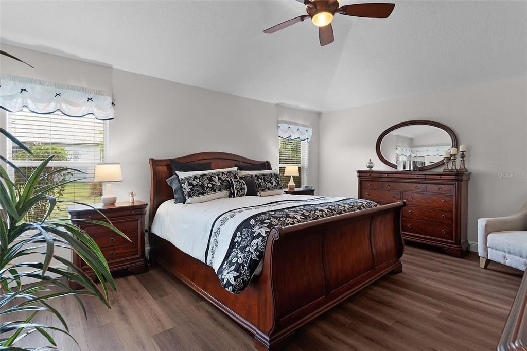 待售: $700,000 (3 贝兹, 2 浴室, 2025 平方英尺)