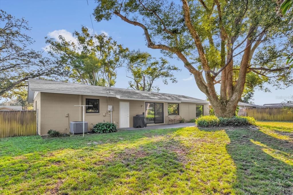 En Venta: $585,000 (4 camas, 2 baños, 1917 Pies cuadrados)