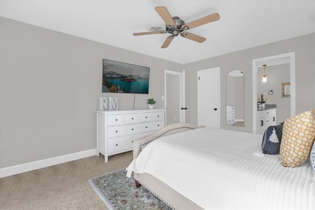 En Venta: $585,000 (4 camas, 2 baños, 1917 Pies cuadrados)