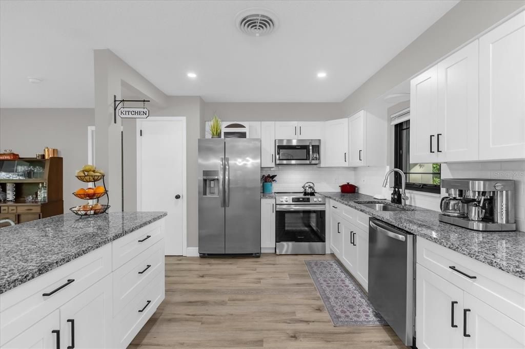 En Venta: $585,000 (4 camas, 2 baños, 1917 Pies cuadrados)