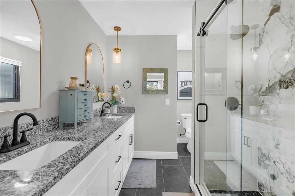 En Venta: $585,000 (4 camas, 2 baños, 1917 Pies cuadrados)