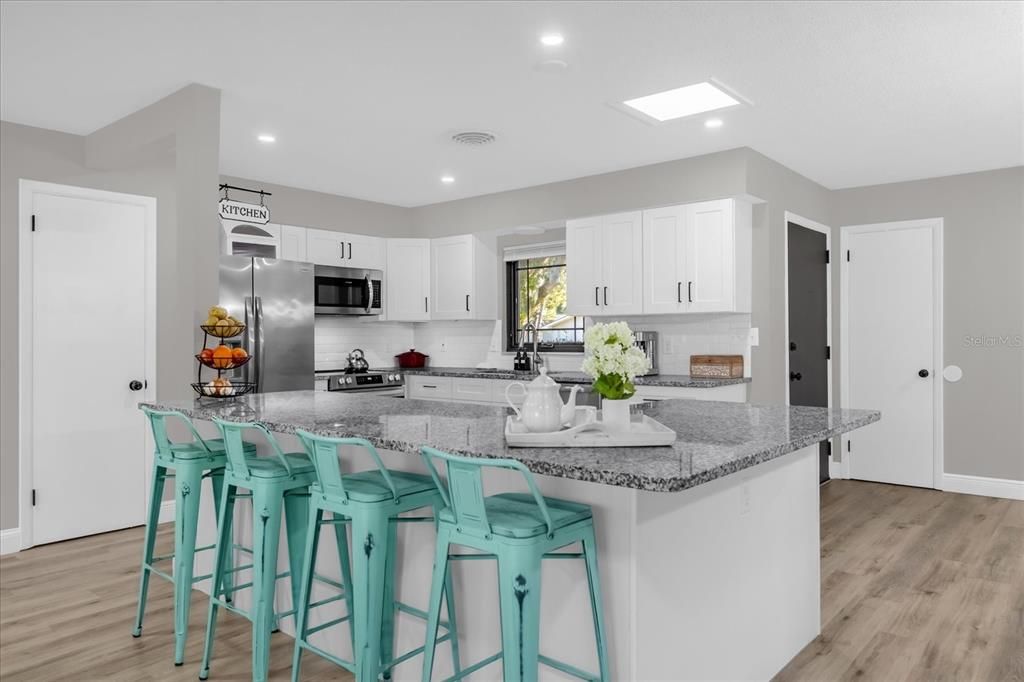 En Venta: $585,000 (4 camas, 2 baños, 1917 Pies cuadrados)