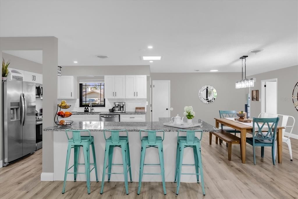 En Venta: $585,000 (4 camas, 2 baños, 1917 Pies cuadrados)