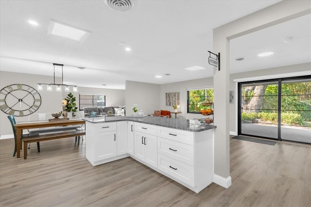 En Venta: $585,000 (4 camas, 2 baños, 1917 Pies cuadrados)