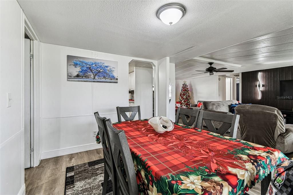 待售: $229,999 (3 贝兹, 2 浴室, 1152 平方英尺)