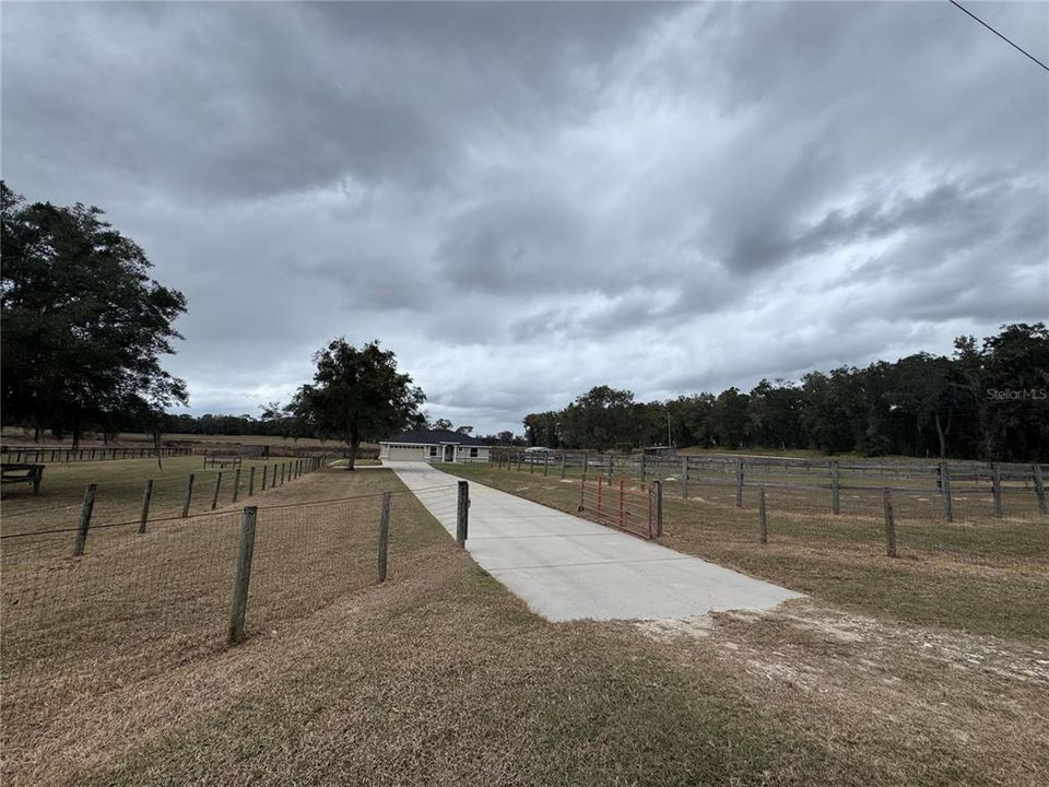 For Rent: $2,750 (3 beds, 2 baths, 1669 Square Feet)