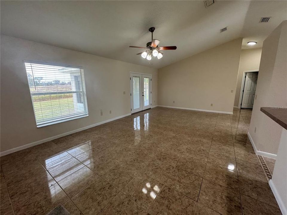 For Rent: $2,750 (3 beds, 2 baths, 1669 Square Feet)