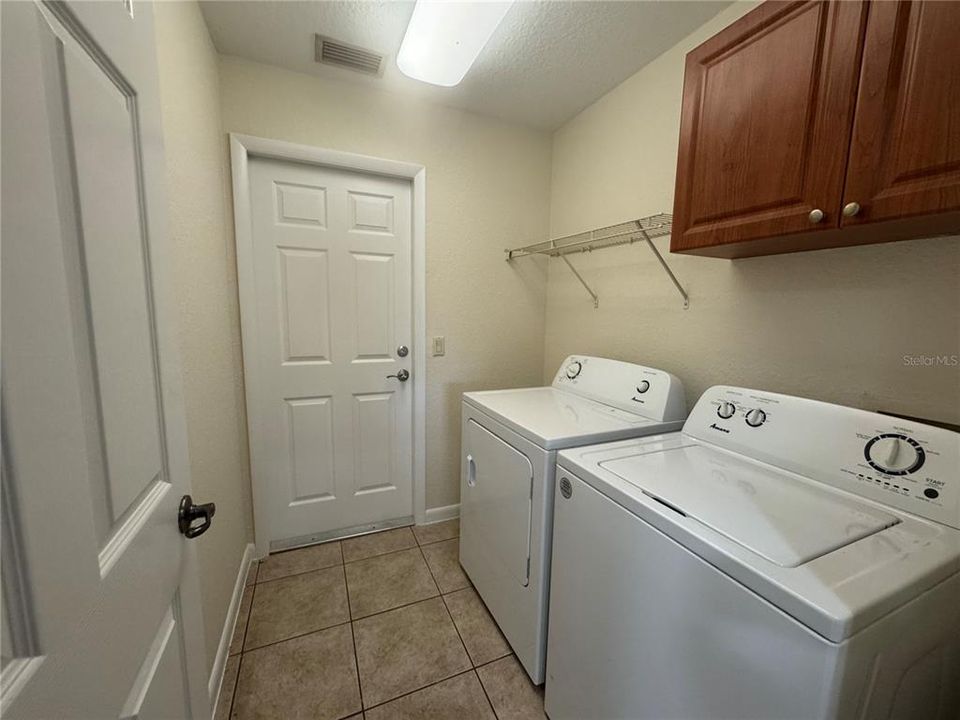 For Rent: $2,750 (3 beds, 2 baths, 1669 Square Feet)