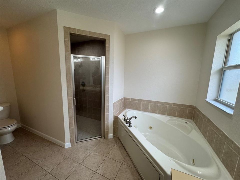 For Rent: $2,750 (3 beds, 2 baths, 1669 Square Feet)