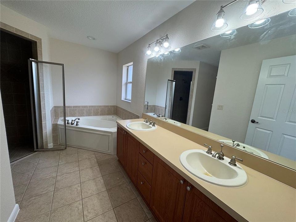 For Rent: $2,750 (3 beds, 2 baths, 1669 Square Feet)