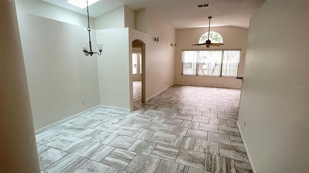 出租: $2,600 (3 贝兹, 2 浴室, 1549 平方英尺)