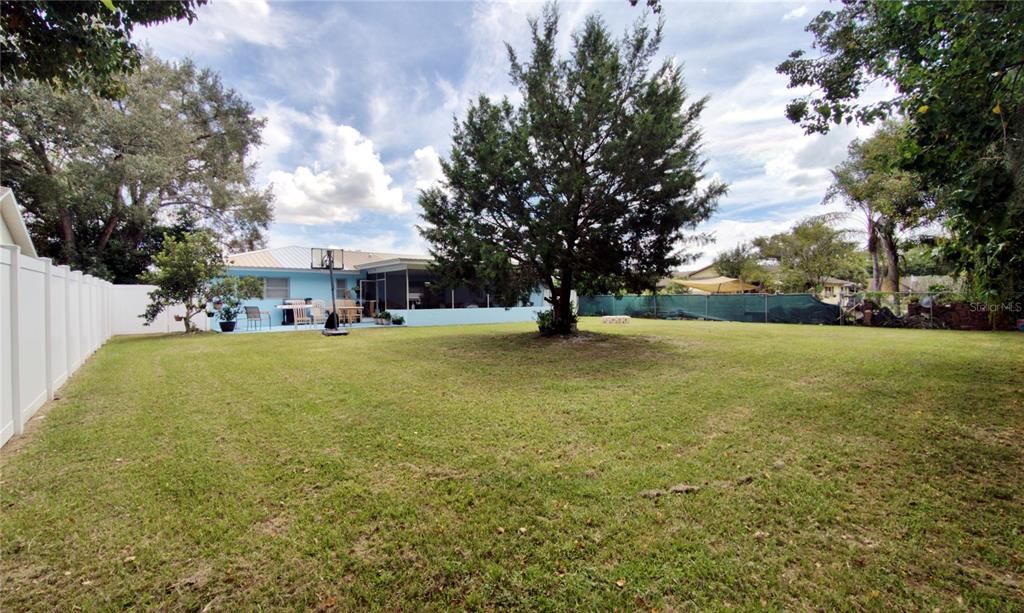 待售: $230,000 (2 贝兹, 2 浴室, 1241 平方英尺)