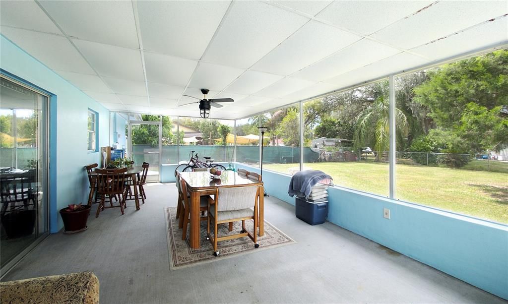 待售: $230,000 (2 贝兹, 2 浴室, 1241 平方英尺)