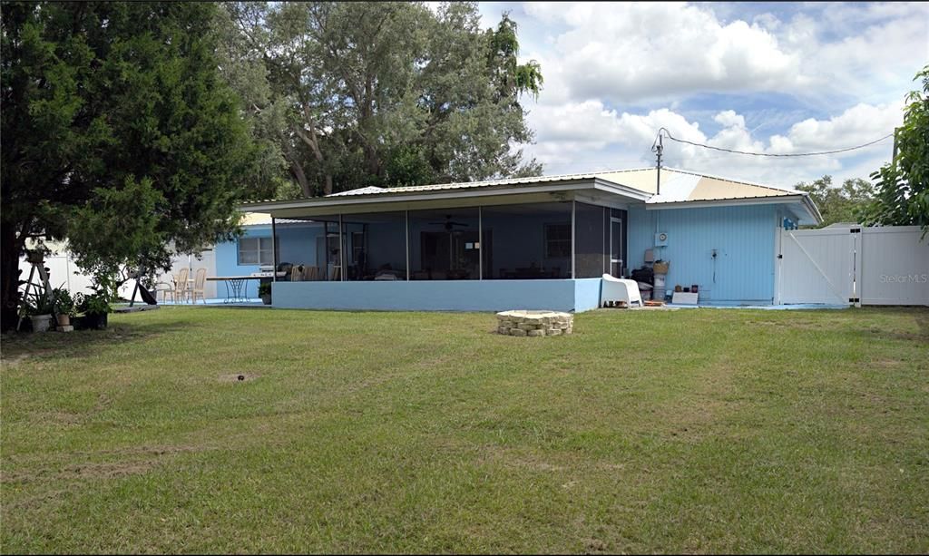 待售: $230,000 (2 贝兹, 2 浴室, 1241 平方英尺)