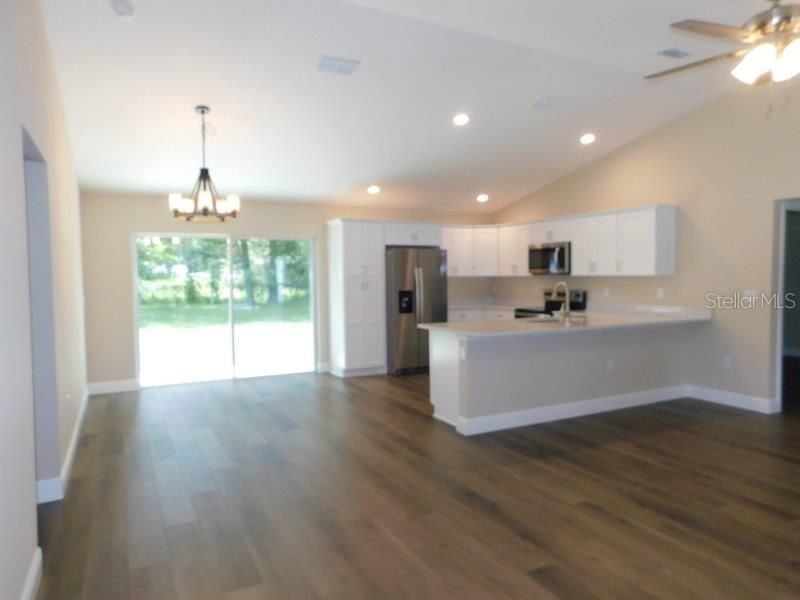 For Rent: $1,850 (3 beds, 2 baths, 1414 Square Feet)