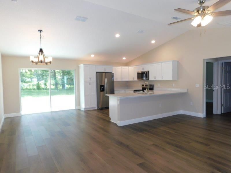 For Rent: $1,850 (3 beds, 2 baths, 1414 Square Feet)