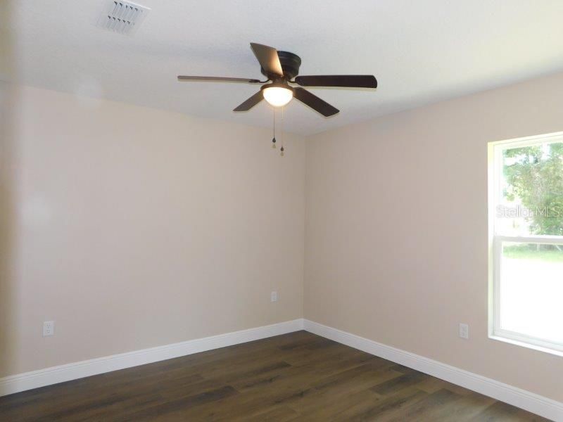 For Rent: $1,850 (3 beds, 2 baths, 1414 Square Feet)