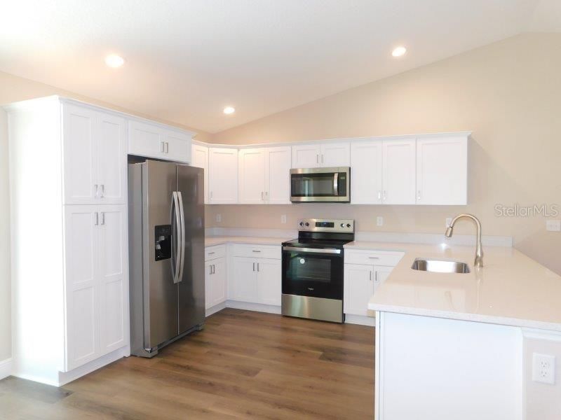 For Rent: $1,850 (3 beds, 2 baths, 1414 Square Feet)