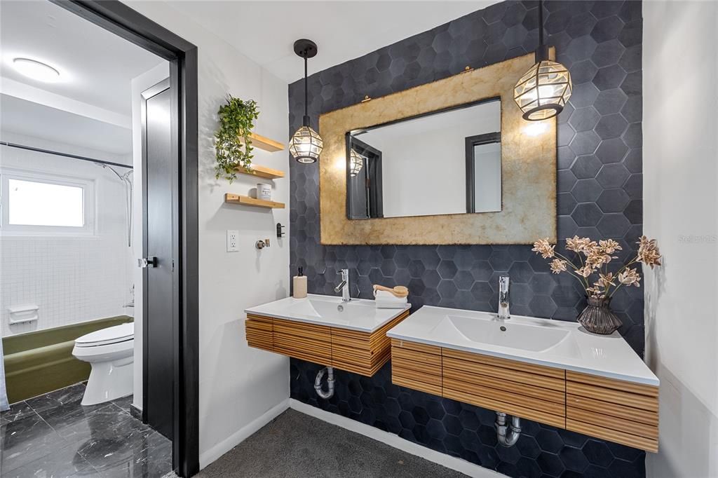 待售: $750,000 (4 贝兹, 3 浴室, 2540 平方英尺)