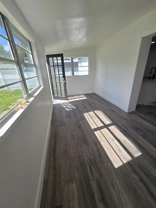 В аренду: $2,100 (3 спален, 1 ванн, 1164 Квадратных фут)