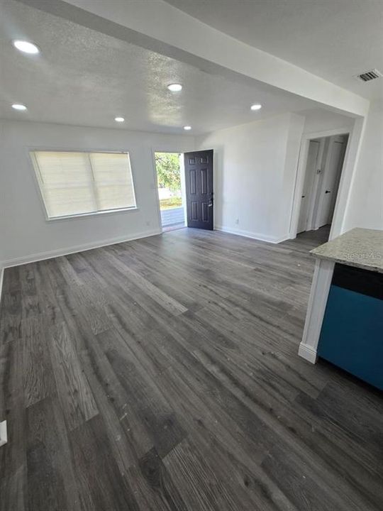 В аренду: $2,100 (3 спален, 1 ванн, 1164 Квадратных фут)