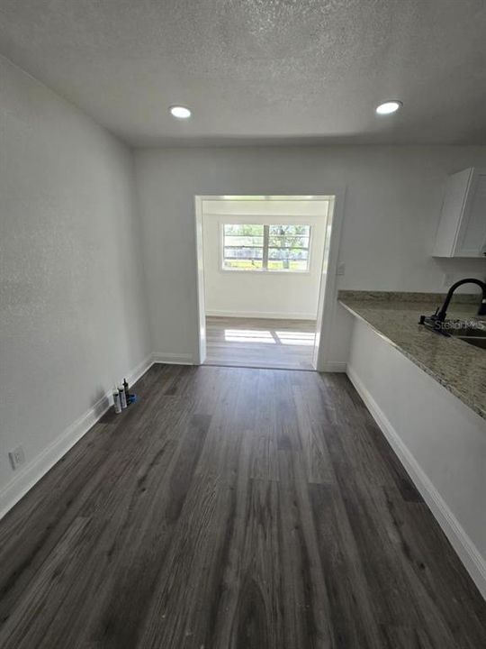 В аренду: $2,100 (3 спален, 1 ванн, 1164 Квадратных фут)