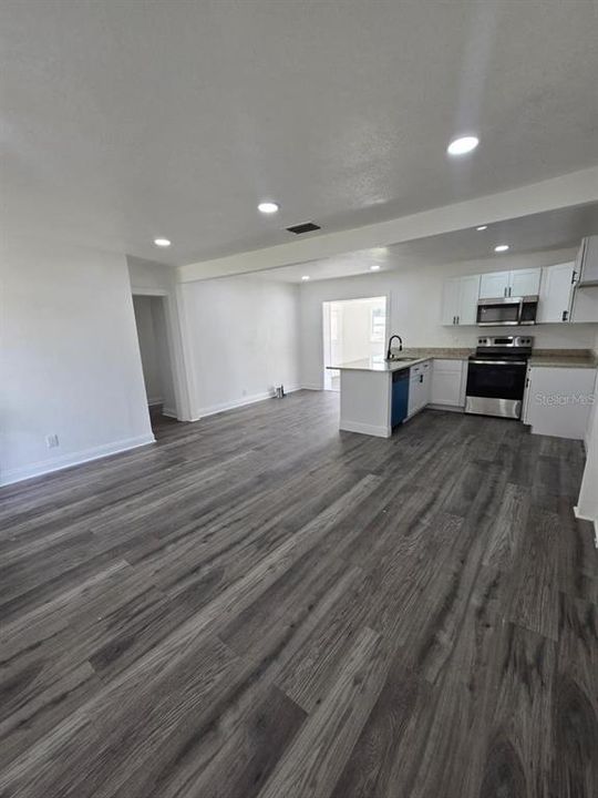 В аренду: $2,100 (3 спален, 1 ванн, 1164 Квадратных фут)