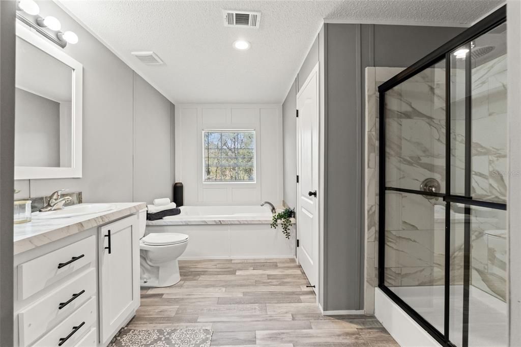 На продажу: $294,000 (3 спален, 2 ванн, 1352 Квадратных фут)