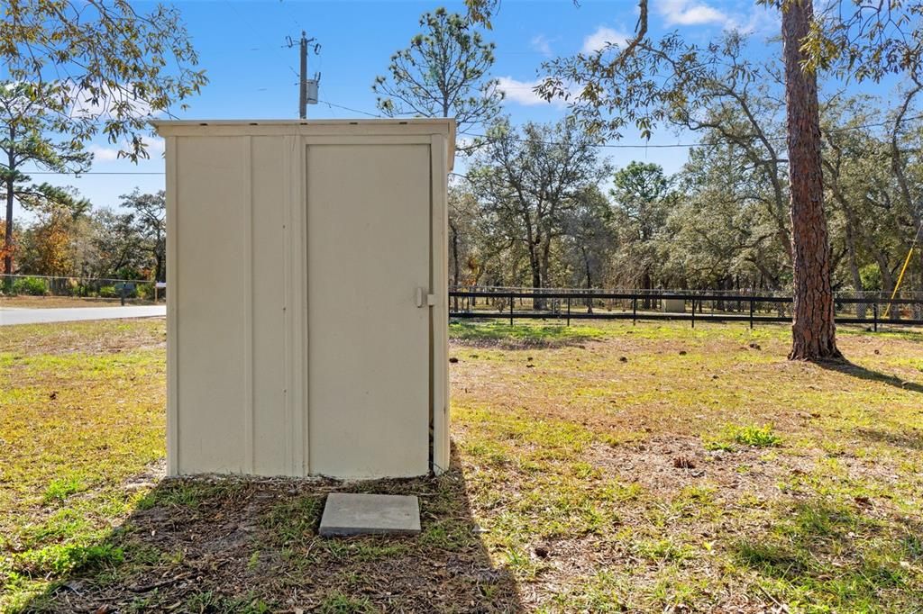 На продажу: $294,000 (3 спален, 2 ванн, 1352 Квадратных фут)