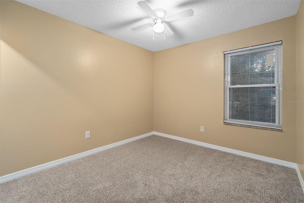 En Venta: $405,000 (4 camas, 2 baños, 1920 Pies cuadrados)