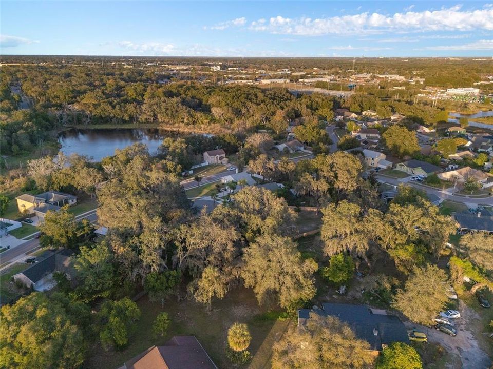 En Venta: $405,000 (4 camas, 2 baños, 1920 Pies cuadrados)