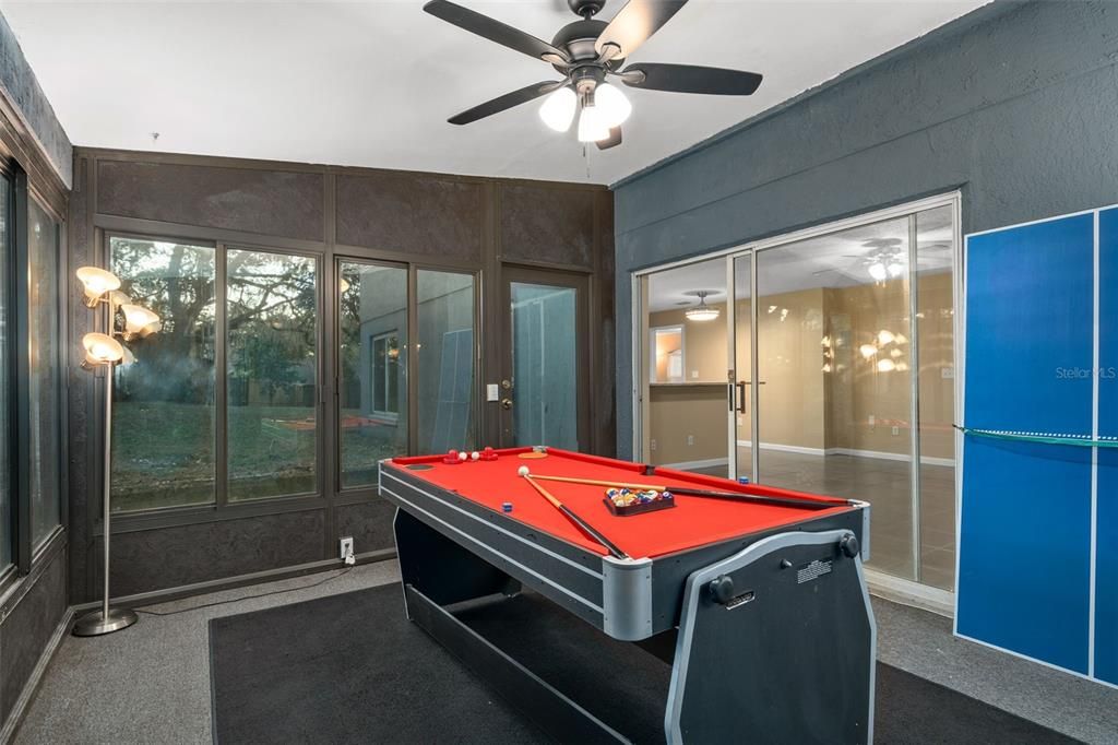 En Venta: $405,000 (4 camas, 2 baños, 1920 Pies cuadrados)