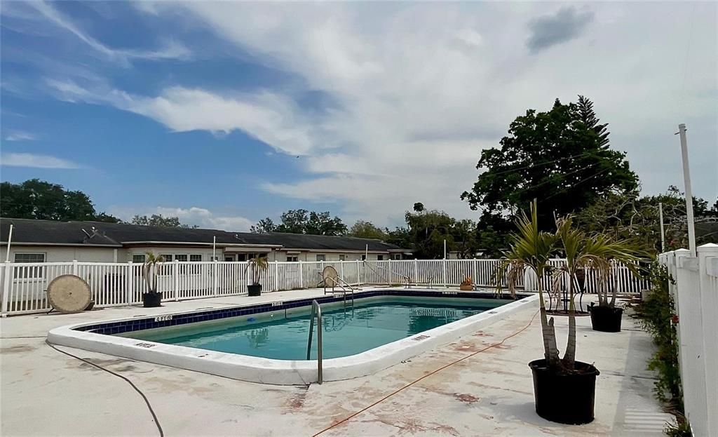 For Sale: $164,900 (2 beds, 1 baths, 1035 Square Feet)