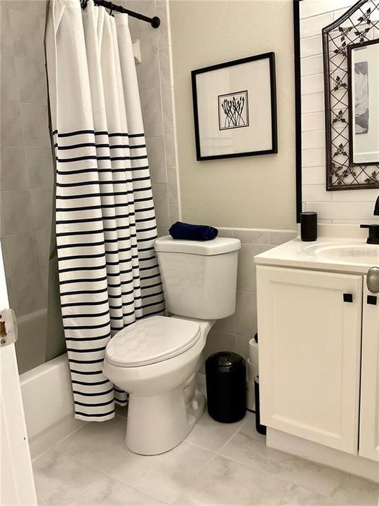 For Sale: $164,900 (2 beds, 1 baths, 1035 Square Feet)