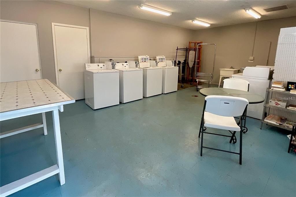 For Sale: $164,900 (2 beds, 1 baths, 1035 Square Feet)