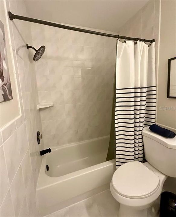 For Sale: $164,900 (2 beds, 1 baths, 1035 Square Feet)