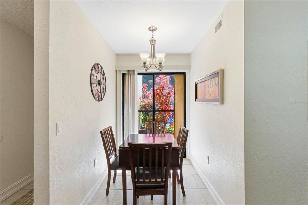 待售: $269,000 (3 贝兹, 2 浴室, 1180 平方英尺)