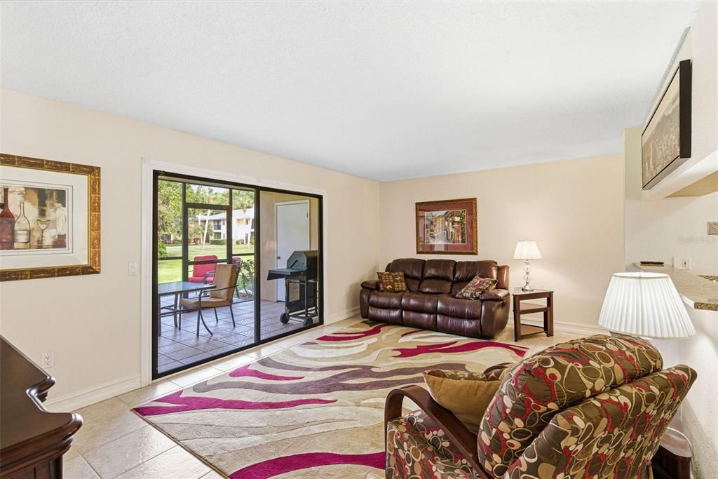 待售: $269,000 (3 贝兹, 2 浴室, 1180 平方英尺)