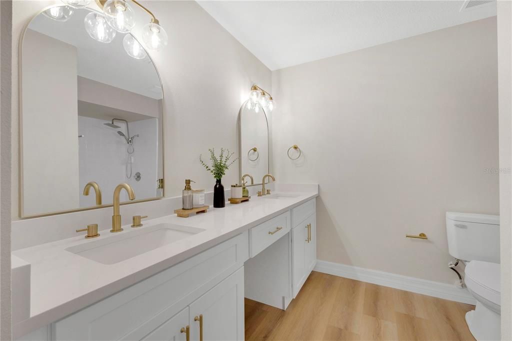 For Sale: $399,900 (3 beds, 2 baths, 1662 Square Feet)