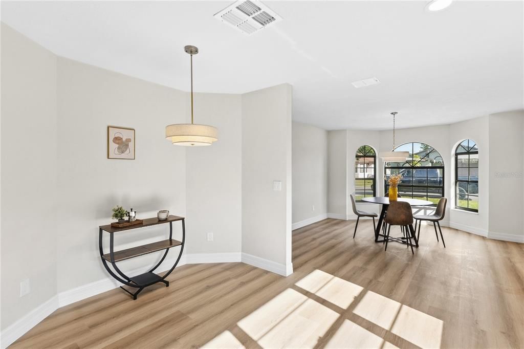 For Sale: $399,900 (3 beds, 2 baths, 1662 Square Feet)