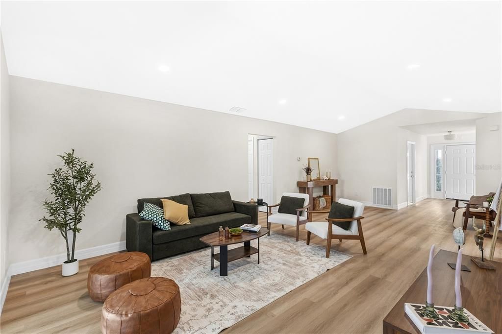 For Sale: $399,900 (3 beds, 2 baths, 1662 Square Feet)