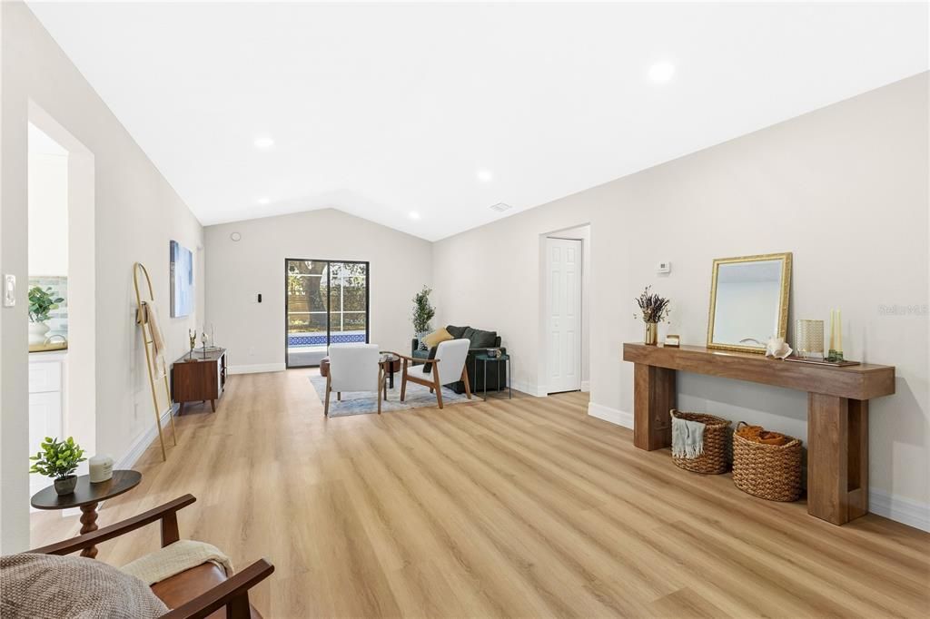 For Sale: $399,900 (3 beds, 2 baths, 1662 Square Feet)