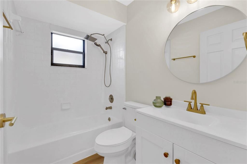 For Sale: $399,900 (3 beds, 2 baths, 1662 Square Feet)