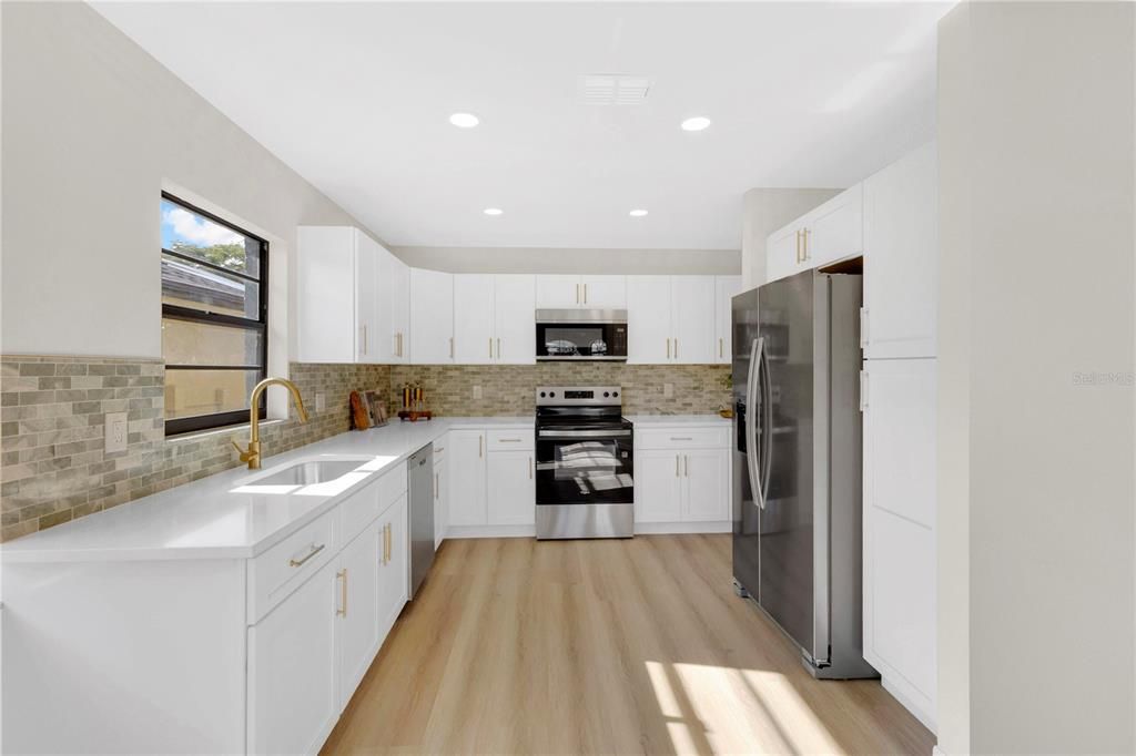 For Sale: $399,900 (3 beds, 2 baths, 1662 Square Feet)