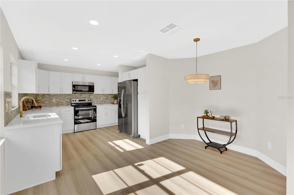 For Sale: $399,900 (3 beds, 2 baths, 1662 Square Feet)