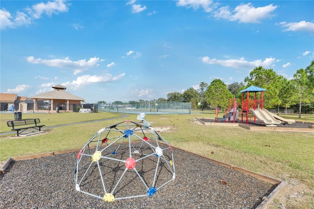 For Sale: $399,900 (3 beds, 2 baths, 1662 Square Feet)