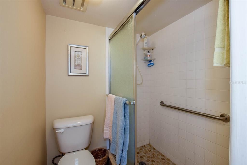 For Sale: $169,900 (2 beds, 2 baths, 946 Square Feet)