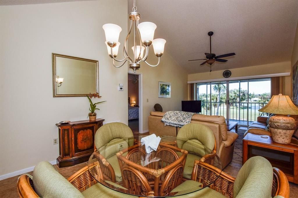 For Sale: $169,900 (2 beds, 2 baths, 946 Square Feet)